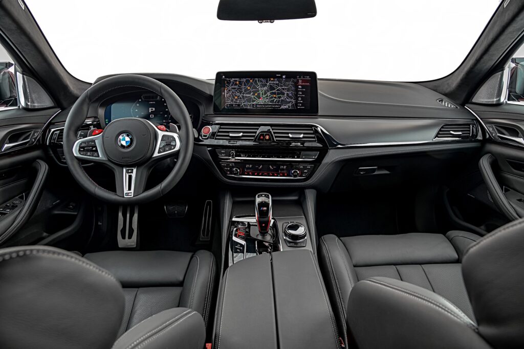 Yeni BMW M5 ve Yeni BMW M5 Competition Fotoğraf Haber