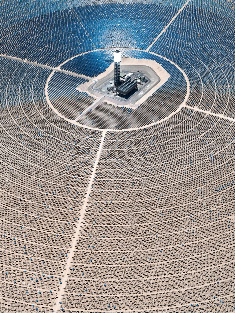 Güneş enerjisi santrallerinin göz kamaştırıcı hava fotoğrafları! Fotoğraf Haber