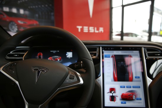 Tesla Autopilot, sürücü belgesini yanlış mı kullanıyor? TESLA