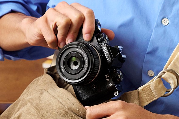Nikon retro esintili 'Black Edition' Z fc ve 40mm F2 SE'yi tanıttı! NİKON